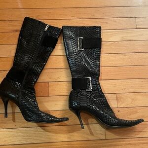 Elegant Black Snakeskin Women's Boots